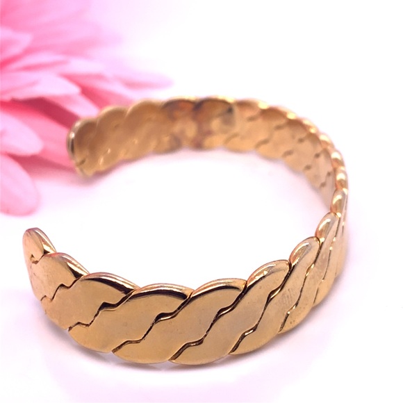 Elegant Gold-Tone Cuff - Picture 3 of 4